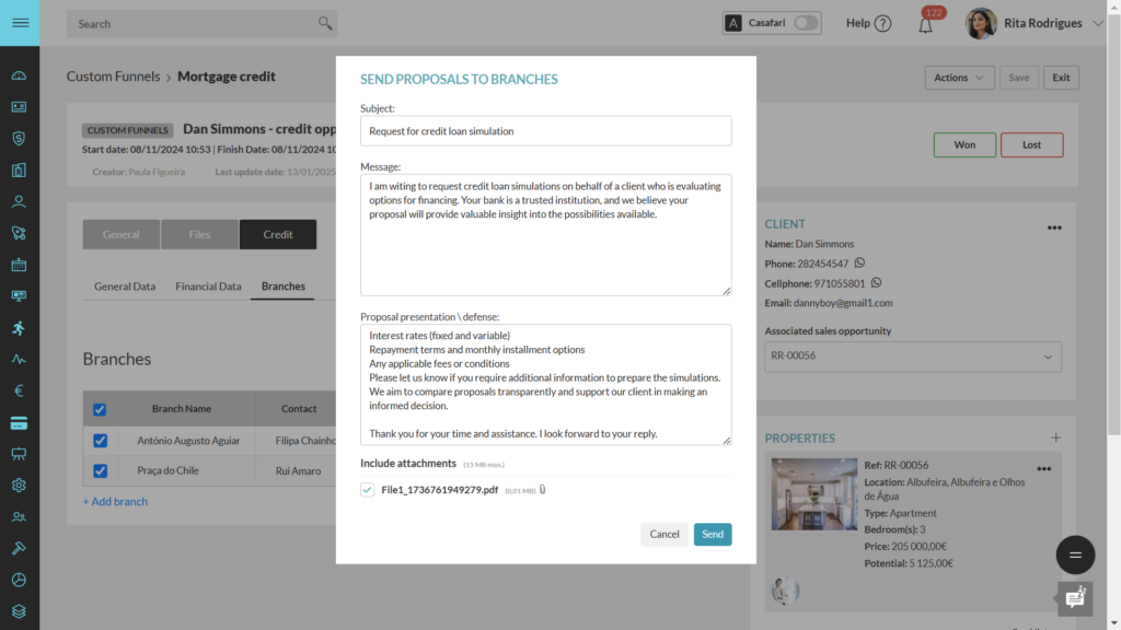 Agente inmobiliario enviando la solicitud de hipoteca para un cliente dentro de CASAFARI CRM