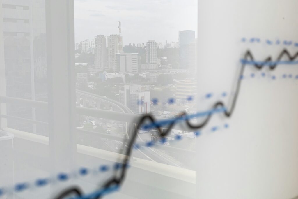 Utilizar la información de mercado que proporcionan los flujos de trabajo de IA y las herramientas de IA con capacidad de agencia para predecir la subida de los precios